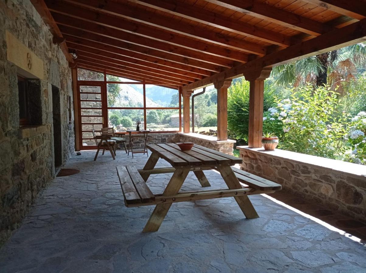 Amplia Y Comoda Casa De Piedra Con Porche Y Jardin San Roque de Riomiera Exterior photo